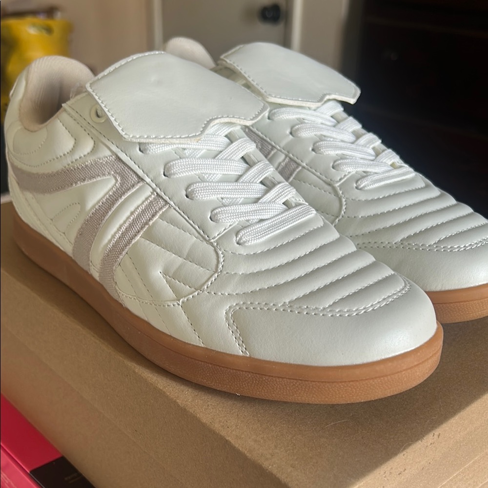 Cream Sneakers NIB